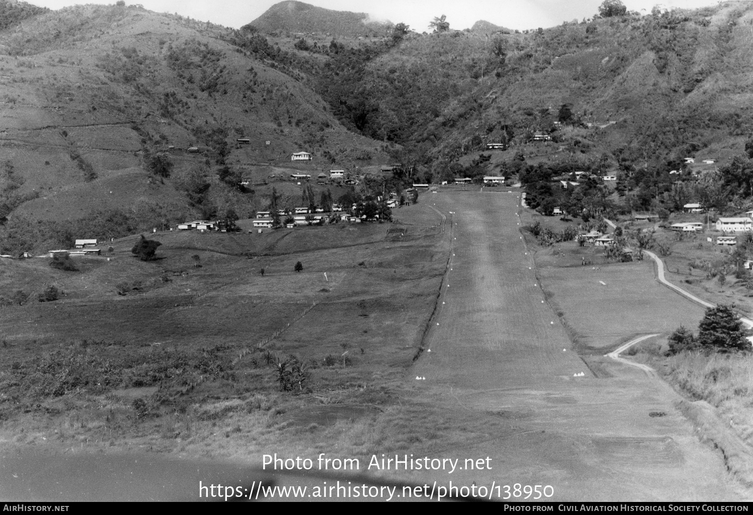 Airport photo of Tapini (AYTI / TPI) in Papua New Guinea | AirHistory.net #138950