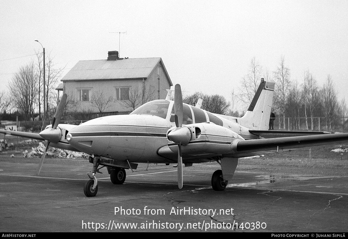 Aircraft Photo of OH-BBE | Beech D55 Baron | AirHistory.net #140380