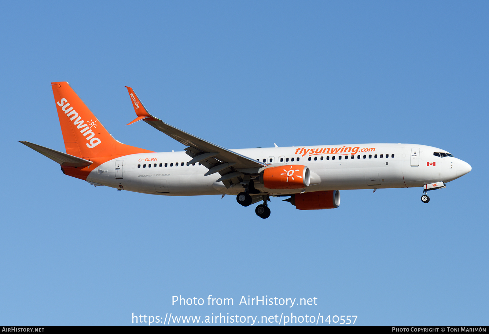 Aircraft Photo of C-GLRN | Boeing 737-800 | Sunwing Airlines | AirHistory.net #140557