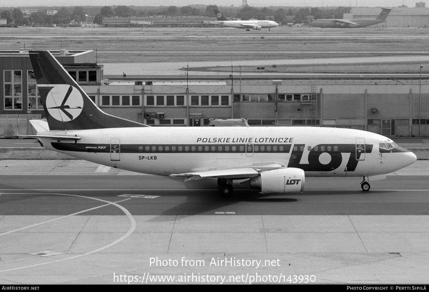 Aircraft Photo of SP-LKB | Boeing 737-55D | LOT Polish Airlines - Polskie Linie Lotnicze | AirHistory.net #143930