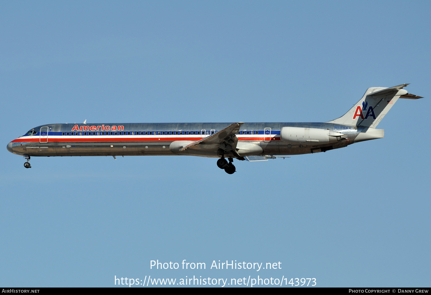 Aircraft Photo of N589AA | McDonnell Douglas MD-82 (DC-9-82) | American Airlines | AirHistory.net #143973