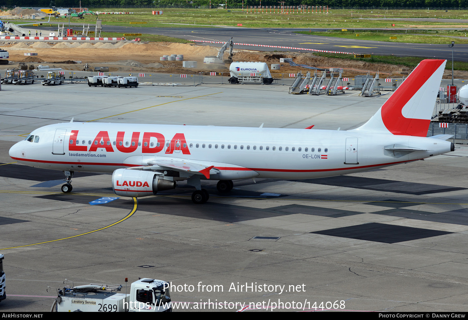 Aircraft Photo of OE-LON | Airbus A320-214 | Lauda | AirHistory.net #144068