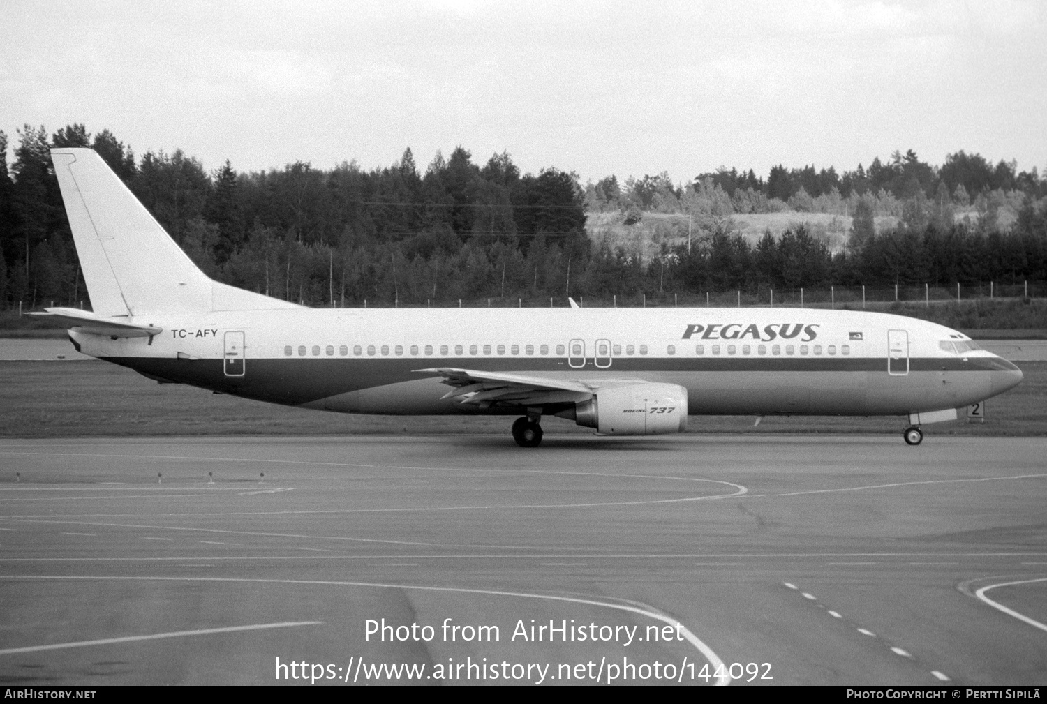 Aircraft Photo of TC-AFY | Boeing 737-4Q8 | Pegasus Airlines | AirHistory.net #144092