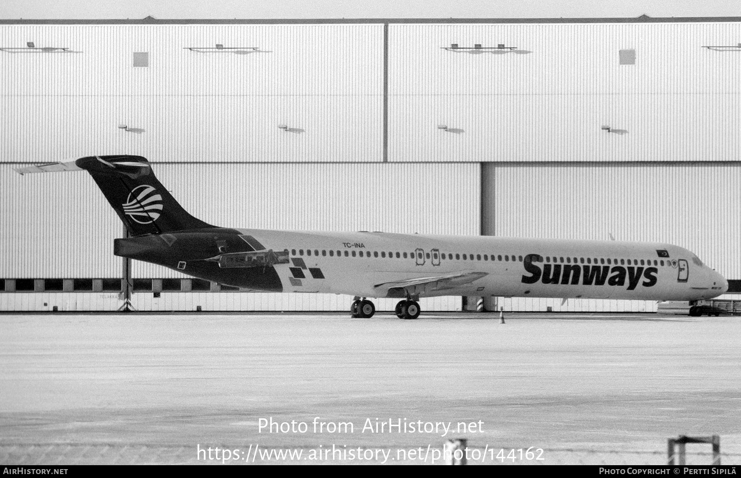 Aircraft Photo of TC-INA | McDonnell Douglas MD-83 (DC-9-83) | Sunways | AirHistory.net #144162