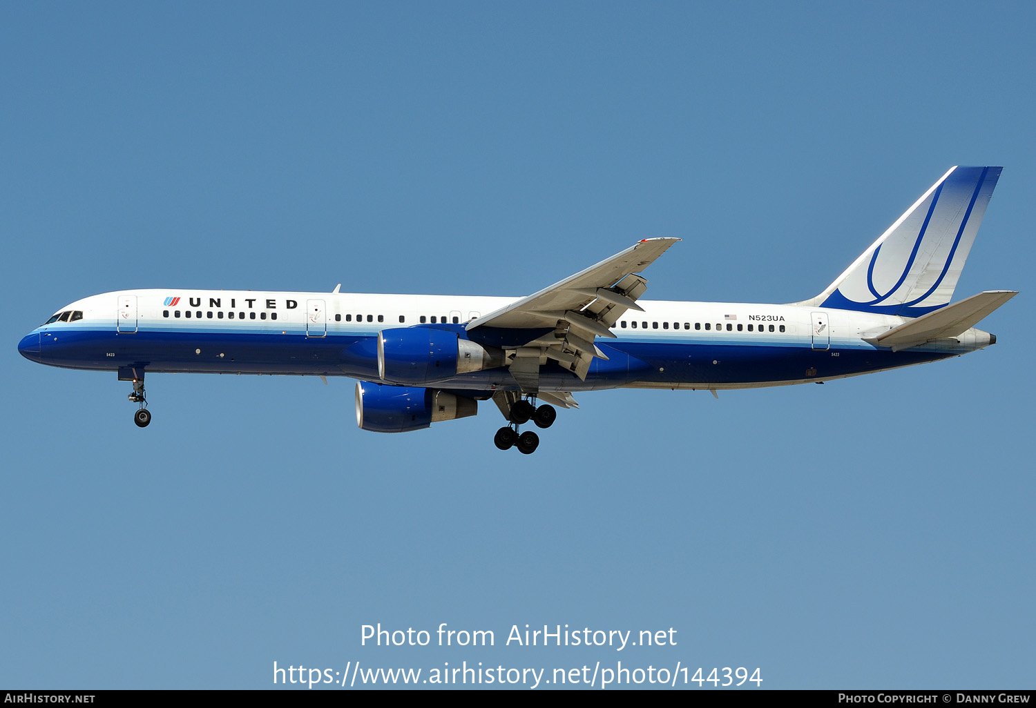 Aircraft Photo of N523UA | Boeing 757-222 | United Airlines | AirHistory.net #144394