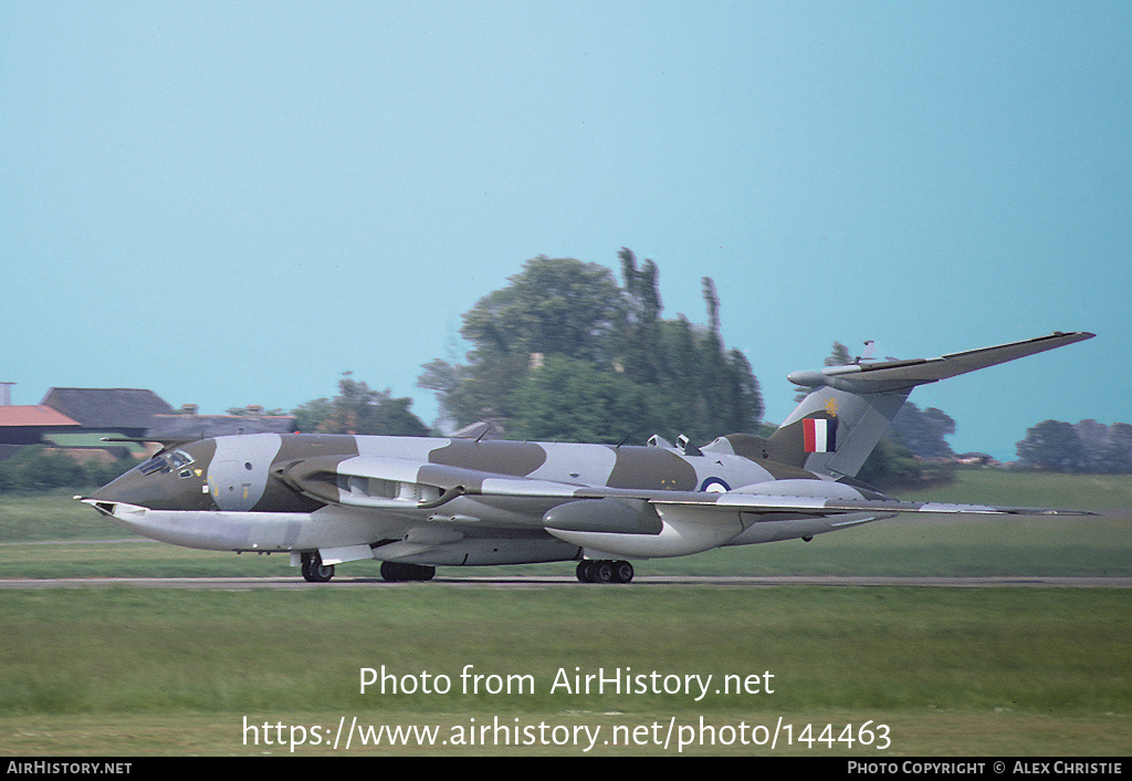 Aircraft Photo of XM717 | Handley Page HP-80 Victor B2 | UK - Air Force | AirHistory.net #144463