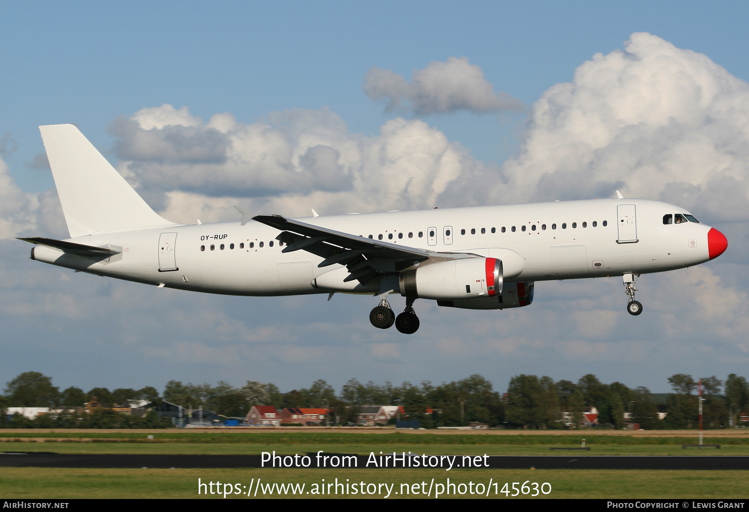 Aircraft Photo of OY-RUP | Airbus A320-231 | Danish Air Transport - DAT | AirHistory.net #145630