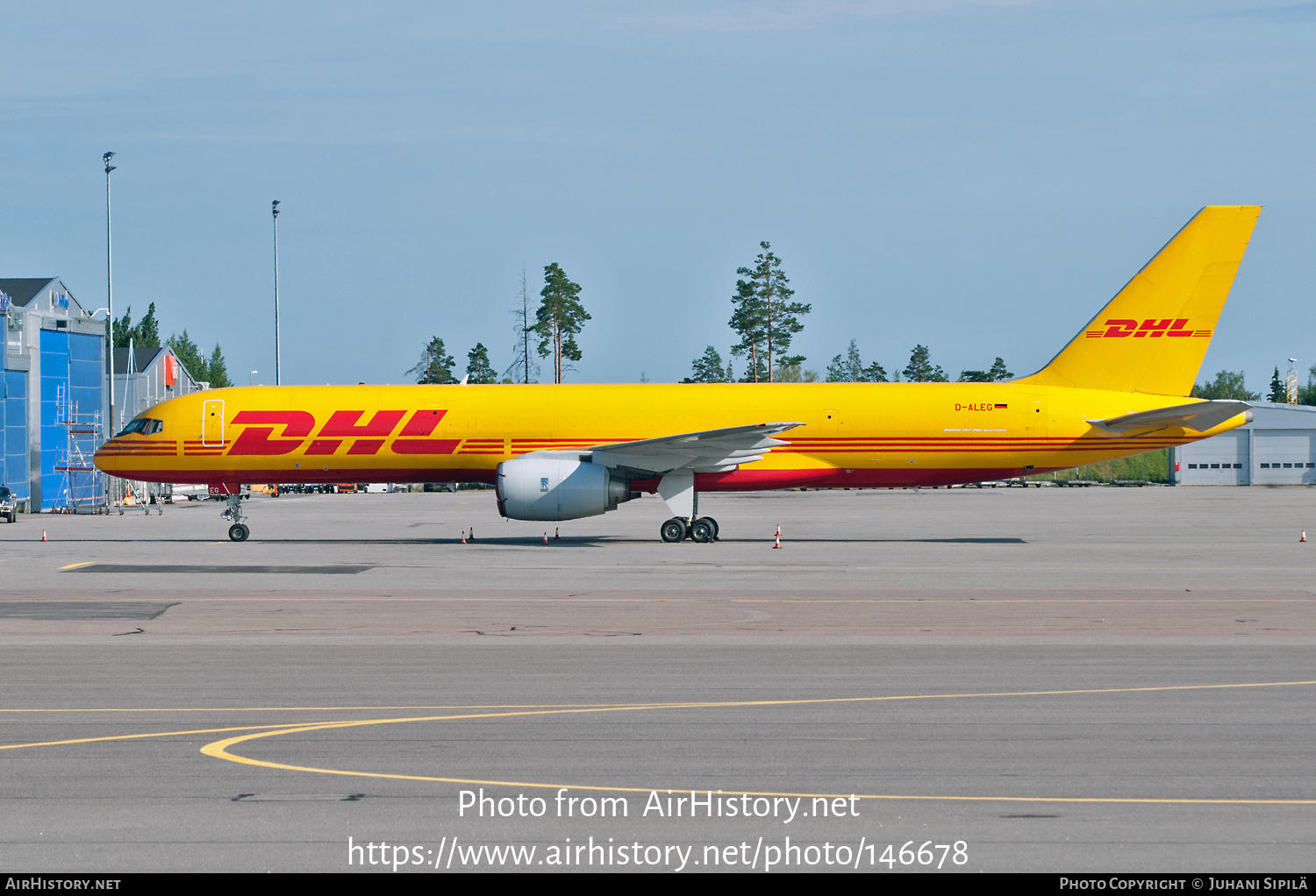 Aircraft Photo of D-ALEG | Boeing 757-236/SF | DHL International | AirHistory.net #146678