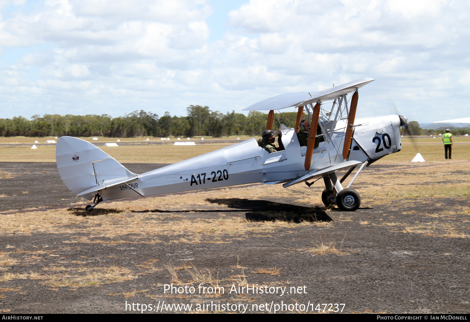 Aircraft Photo of VH-SNR / A17-220 | De Havilland D.H. 82A Tiger Moth | AirHistory.net #147237