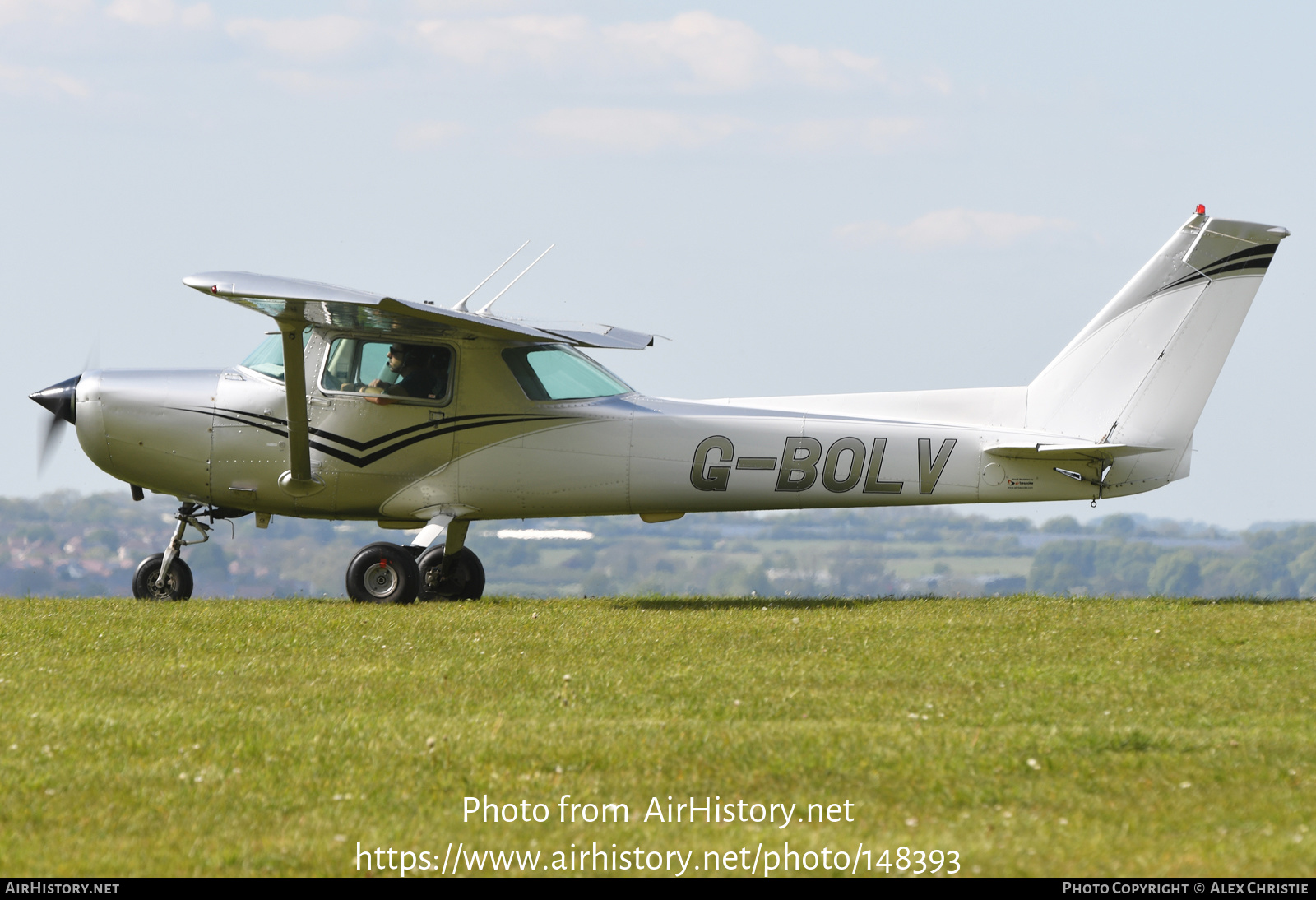 Aircraft Photo of G-BOLV | Cessna 152 | AirHistory.net #148393