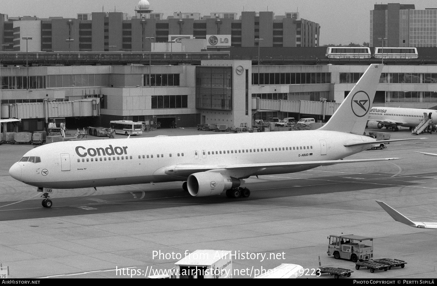 Aircraft Photo of D-ABUD | Boeing 767-330/ER | Condor Flugdienst | AirHistory.net #149223