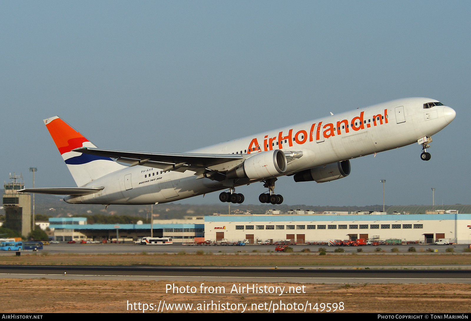 Aircraft Photo of PH-AHR | Boeing 767-328/ER | Air Holland | AirHistory.net #149598