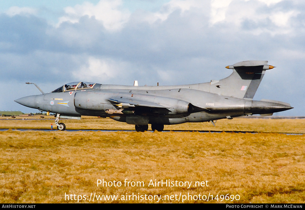 Aircraft Photo of XX895 | Hawker Siddeley Buccaneer S2B | UK - Air Force | AirHistory.net #149690