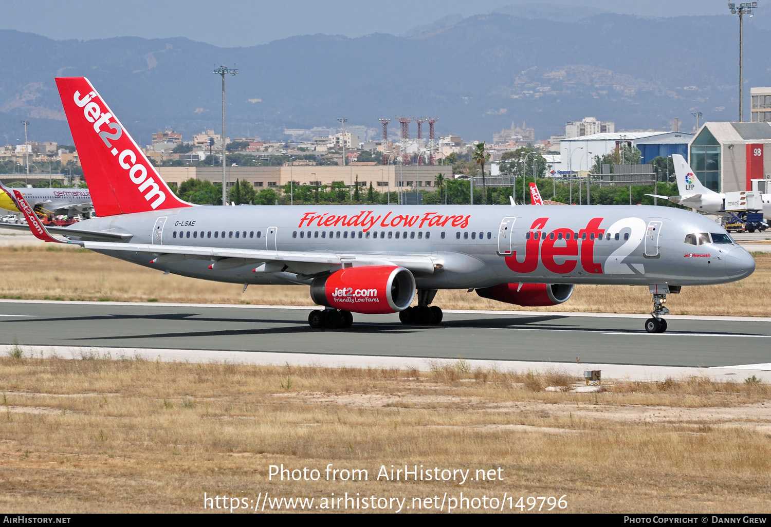 Aircraft Photo of G-LSAE | Boeing 757-27B | Jet2 | AirHistory.net #149796