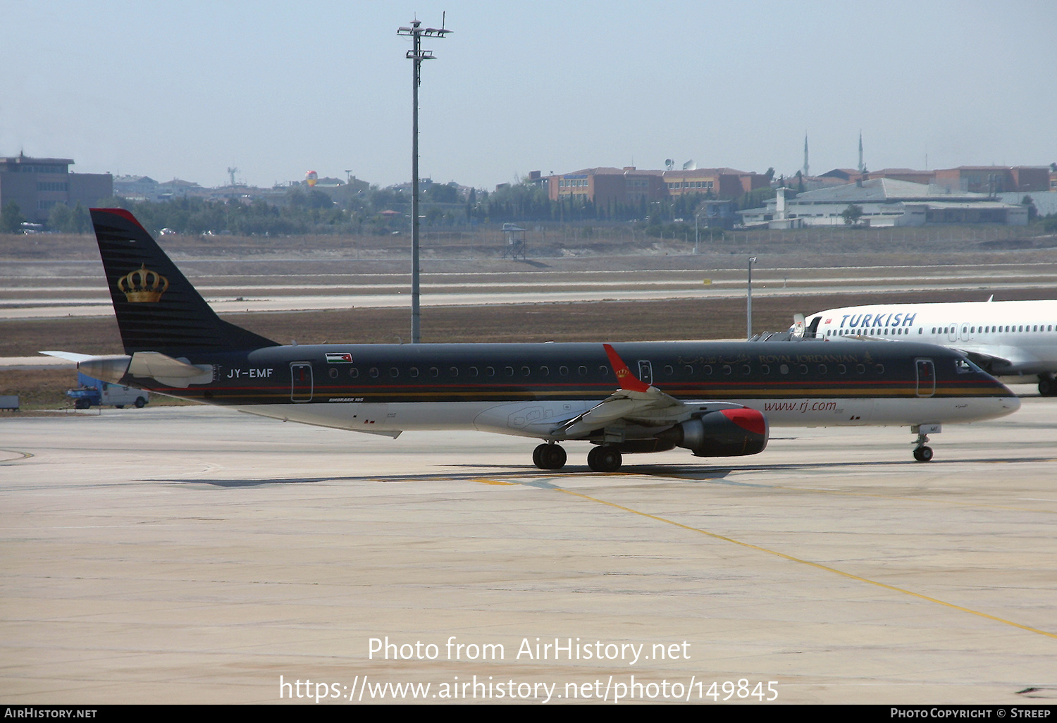 Aircraft Photo of JY-EMF | Embraer 195AR (ERJ-190-200IGW) | Royal Jordanian Airlines | AirHistory.net #149845