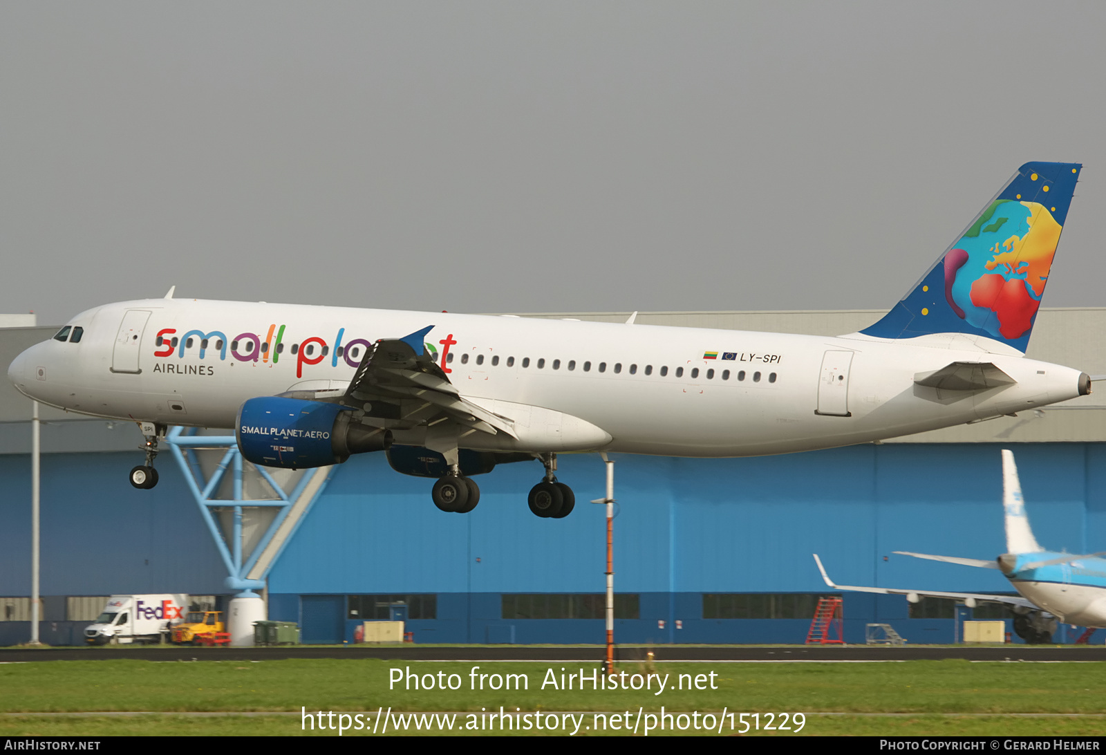 Aircraft Photo of LY-SPI | Airbus A320-214 | Small Planet Airlines | AirHistory.net #151229