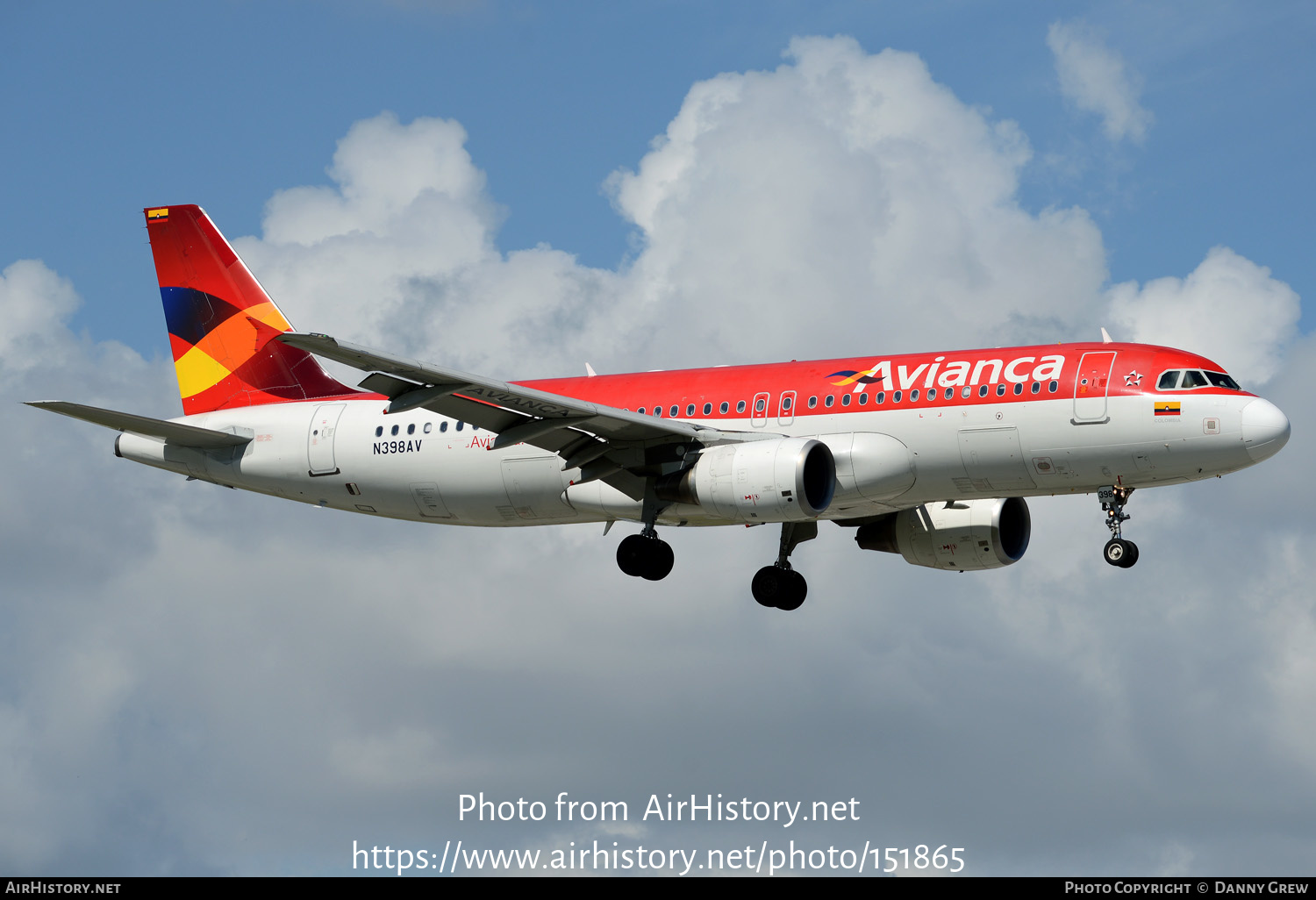 Aircraft Photo of N398AV | Airbus A320-214 | Avianca | AirHistory.net #151865