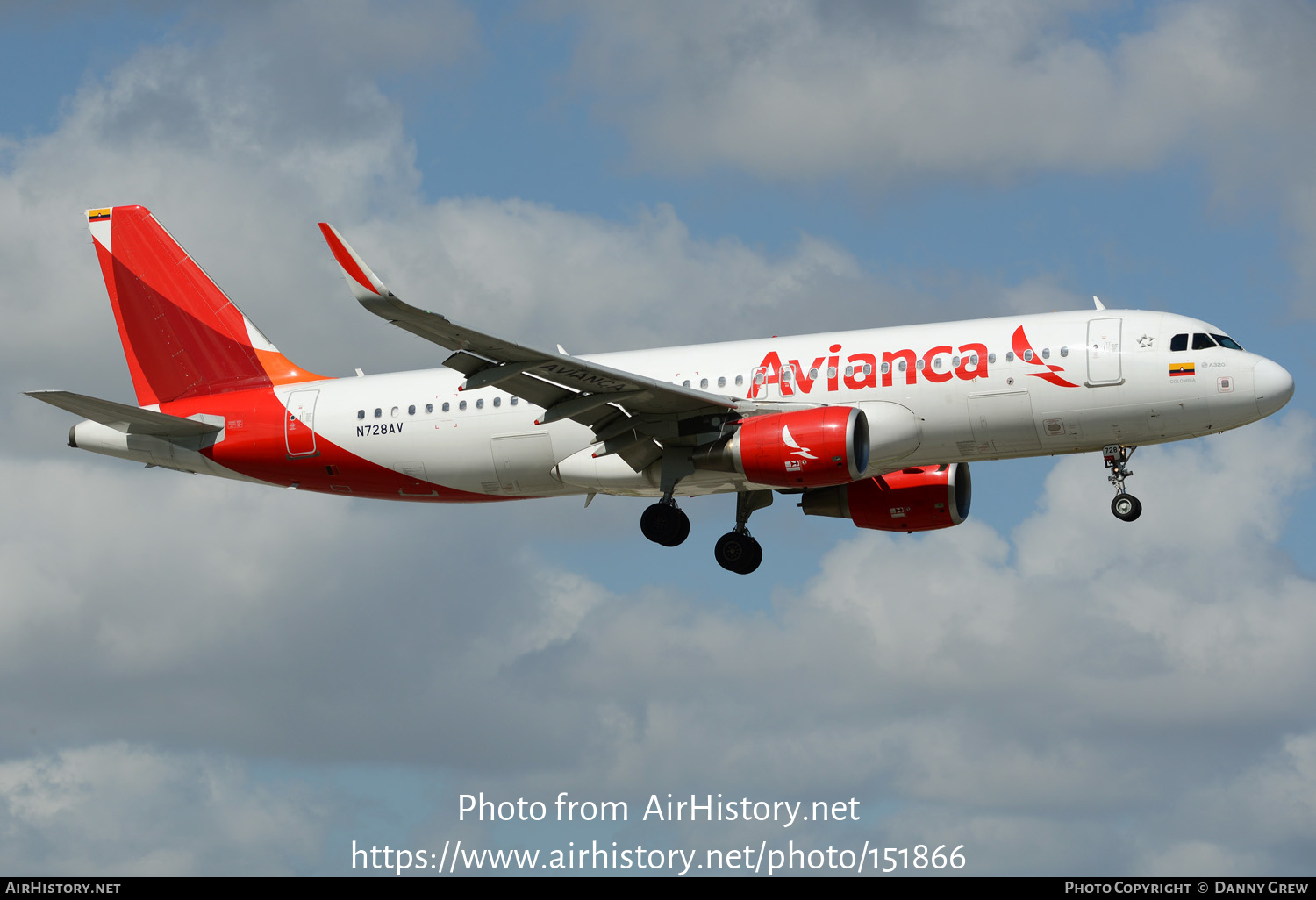 Aircraft Photo of N728AV | Airbus A320-214 | Avianca | AirHistory.net #151866