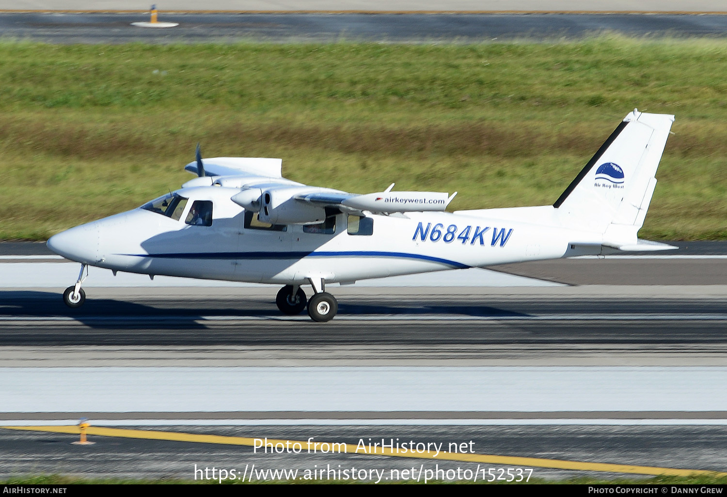 Aircraft Photo of N684KW | Partenavia P-68C | Air Key West | AirHistory.net #152537