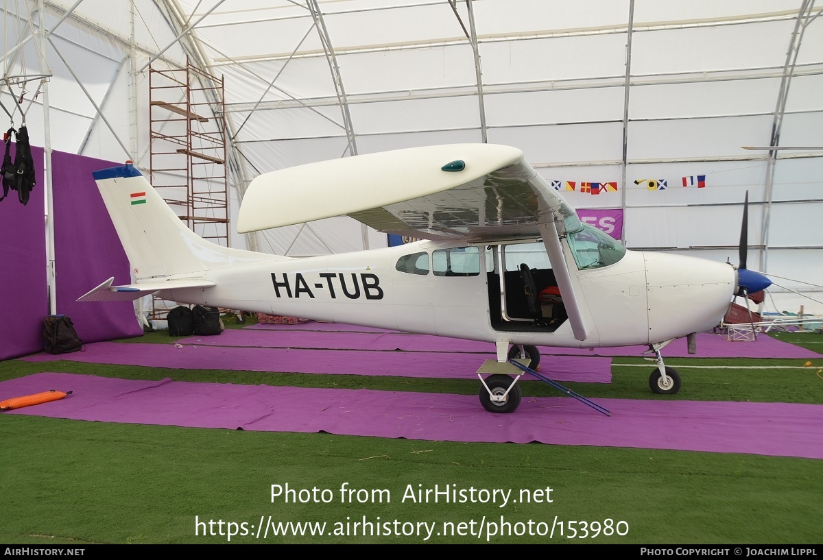 Aircraft Photo of HA-TUB | Cessna 182D Skylane | AirHistory.net #153980