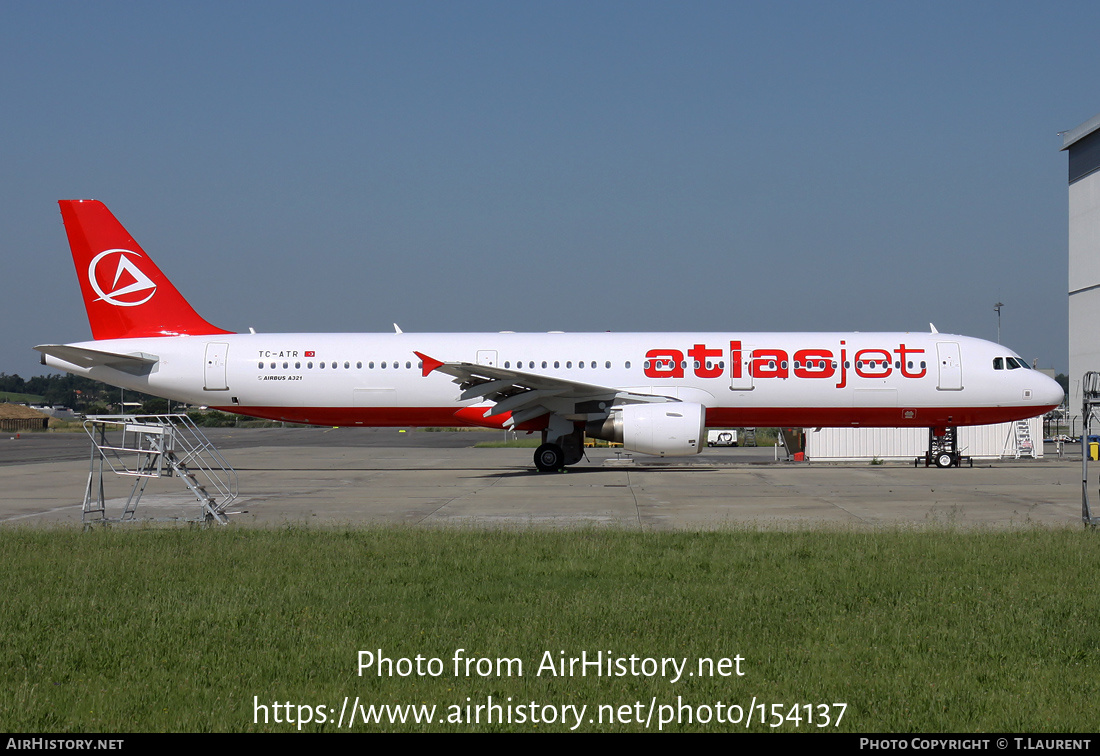 Aircraft Photo of TC-ATR | Airbus A321-211 | Atlasjet Airlines | AirHistory.net #154137