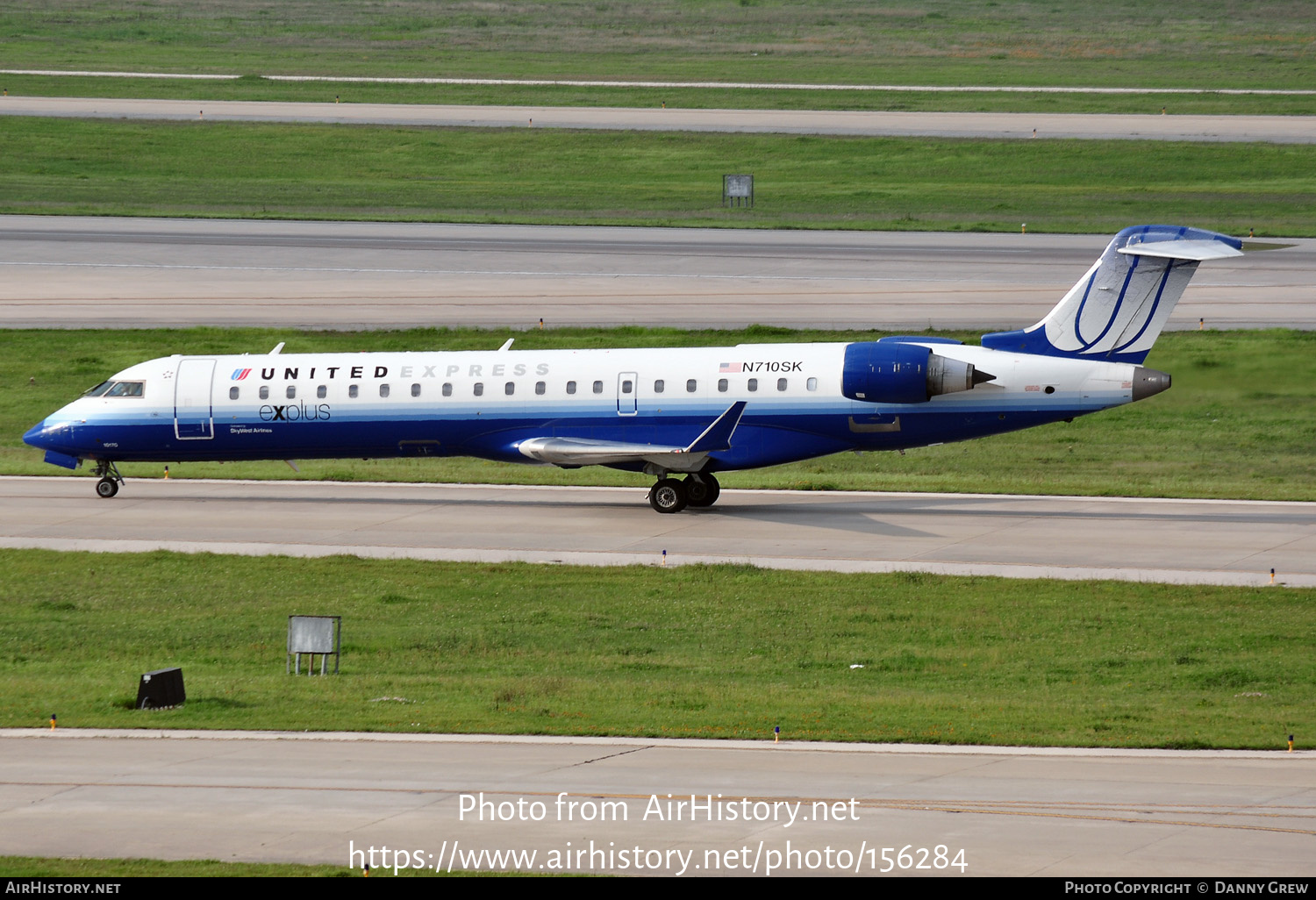 Aircraft Photo of N710SK | Bombardier CRJ-701ER (CL-600-2C10) | United Express | AirHistory.net #156284