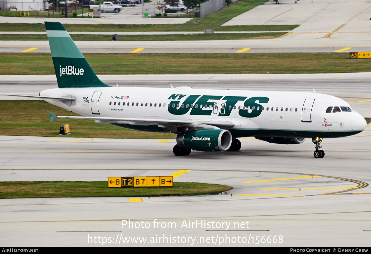 JetBlue Airways Airbus A320-232 N746JB at Orlando-International, October  2017. Showing off the updated New York Jets livery. (Photo: Ral…