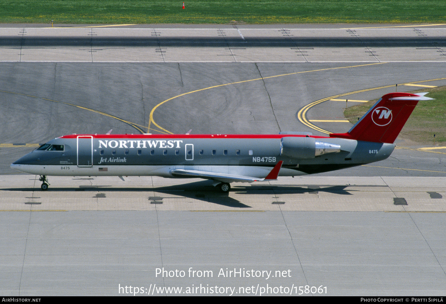 Aircraft Photo of N8475B | Bombardier CRJ-200LR (CL-600-2B19) | Northwest Jet Airlink | AirHistory.net #158061