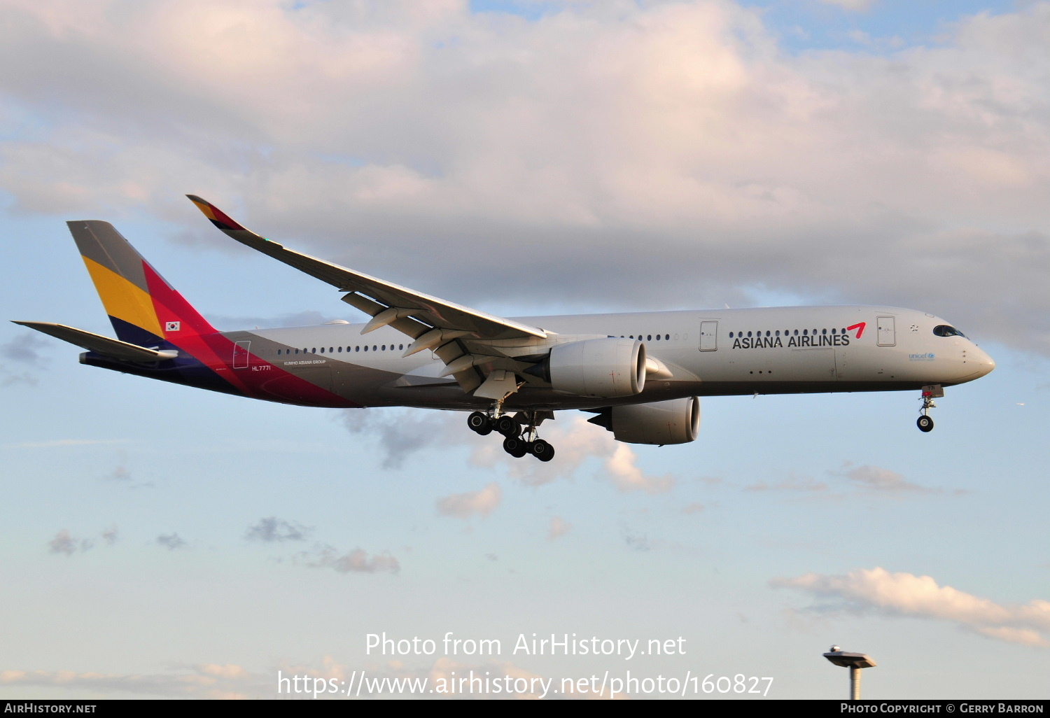 Aircraft Photo of HL7771 | Airbus A350-941 | Asiana Airlines | AirHistory.net #160827