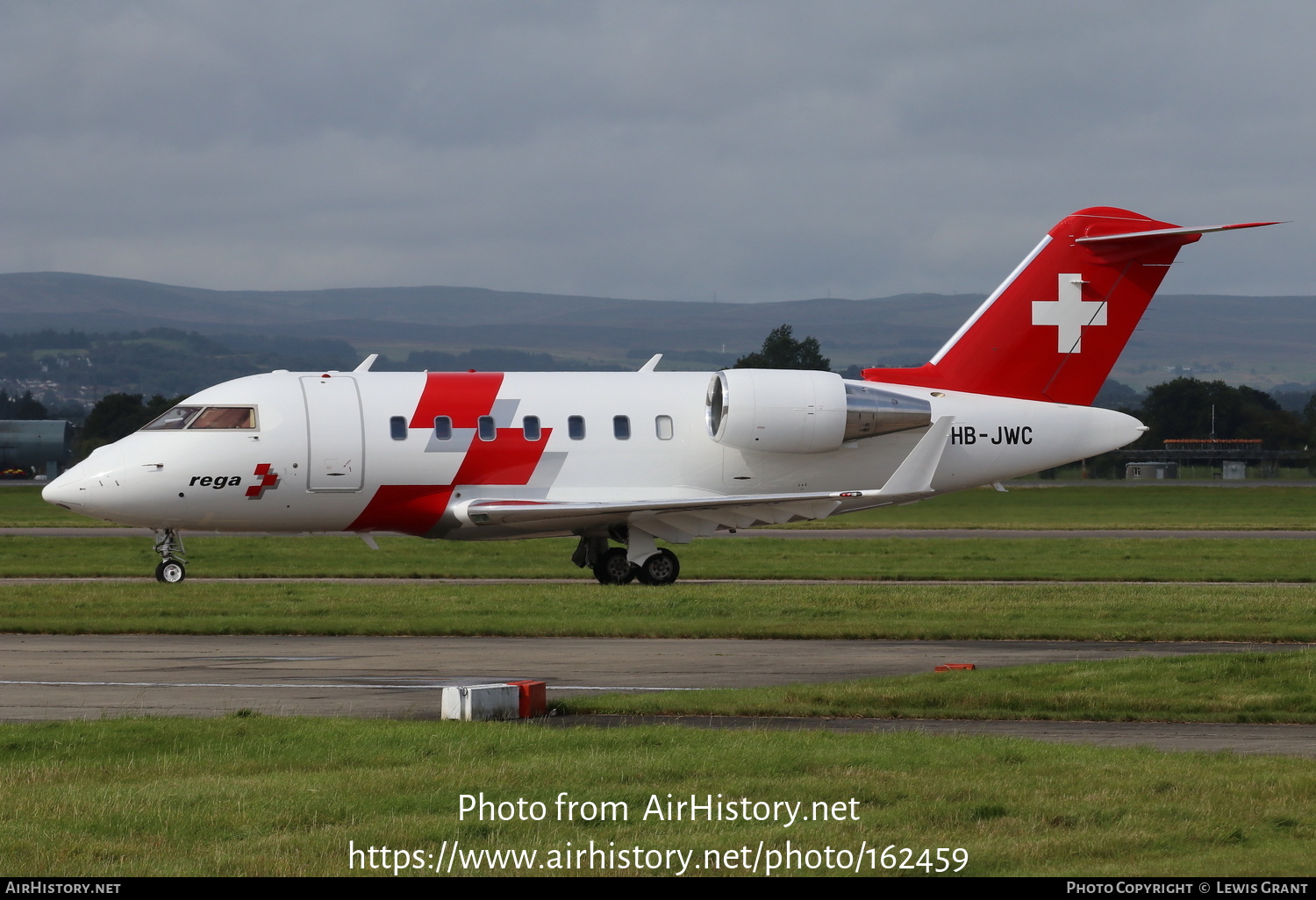 Aircraft Photo of HB-JWC | Bombardier Challenger 650 (CL-600-2B16) | REGA - Swiss Air Ambulance | AirHistory.net #162459