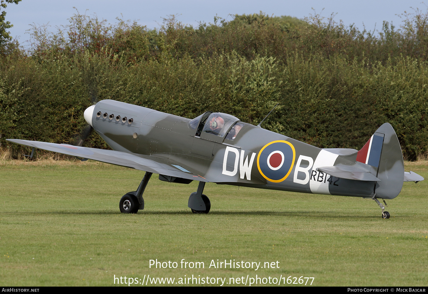 Aircraft Photo of G-CEFC / RB142 | Supermarine Aircraft Spitfire Mk26 | UK - Air Force | AirHistory.net #162677