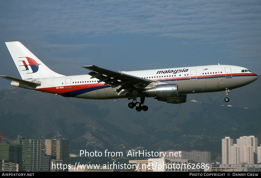 Aircraft Photo of 9M-MHB | Airbus A300B4-203 | Malaysia Airlines | AirHistory.net #162685