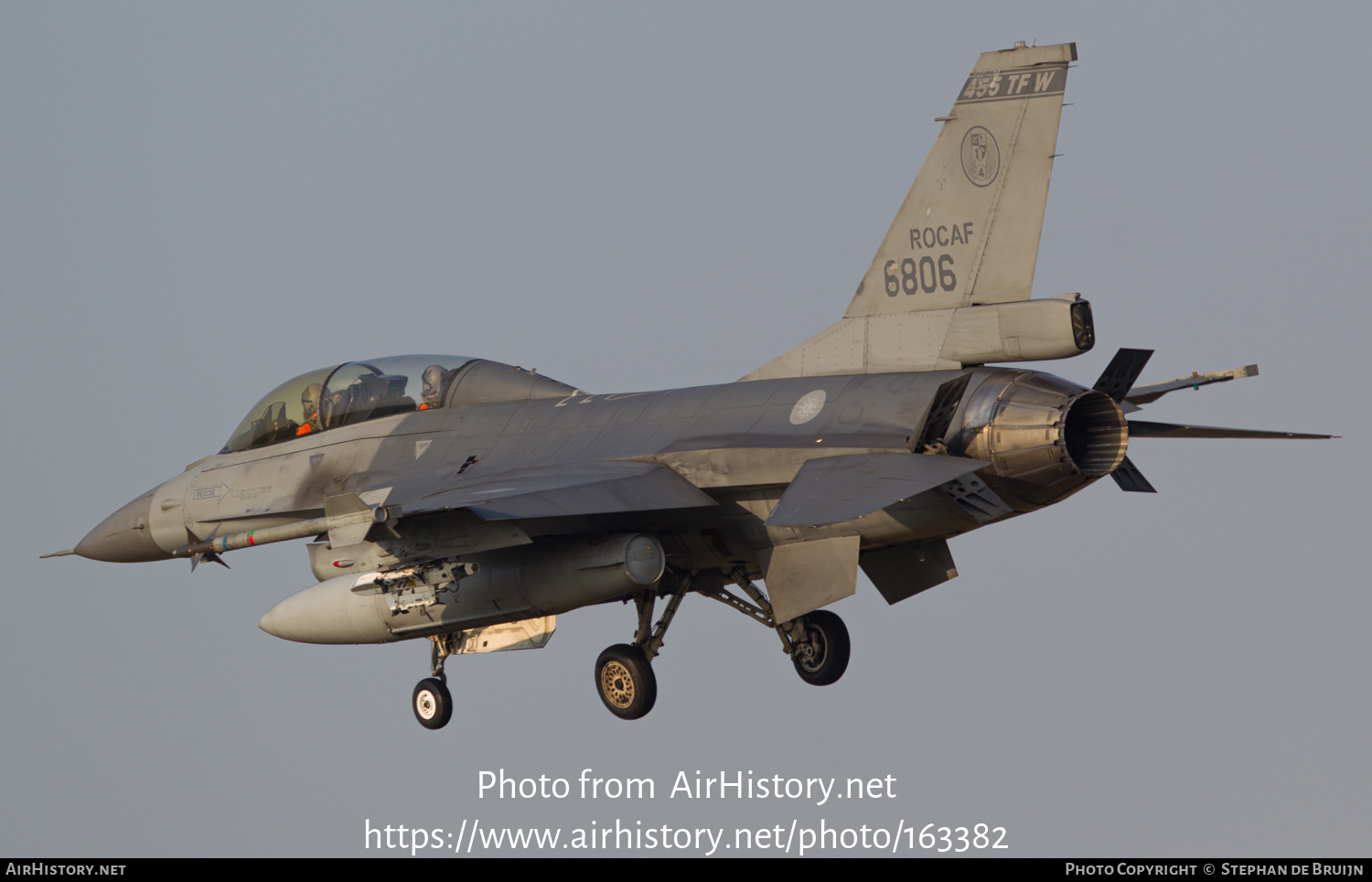 Aircraft Photo of 6806 | Lockheed Martin F-16B Fighting Falcon | Taiwan - Air Force | AirHistory.net #163382