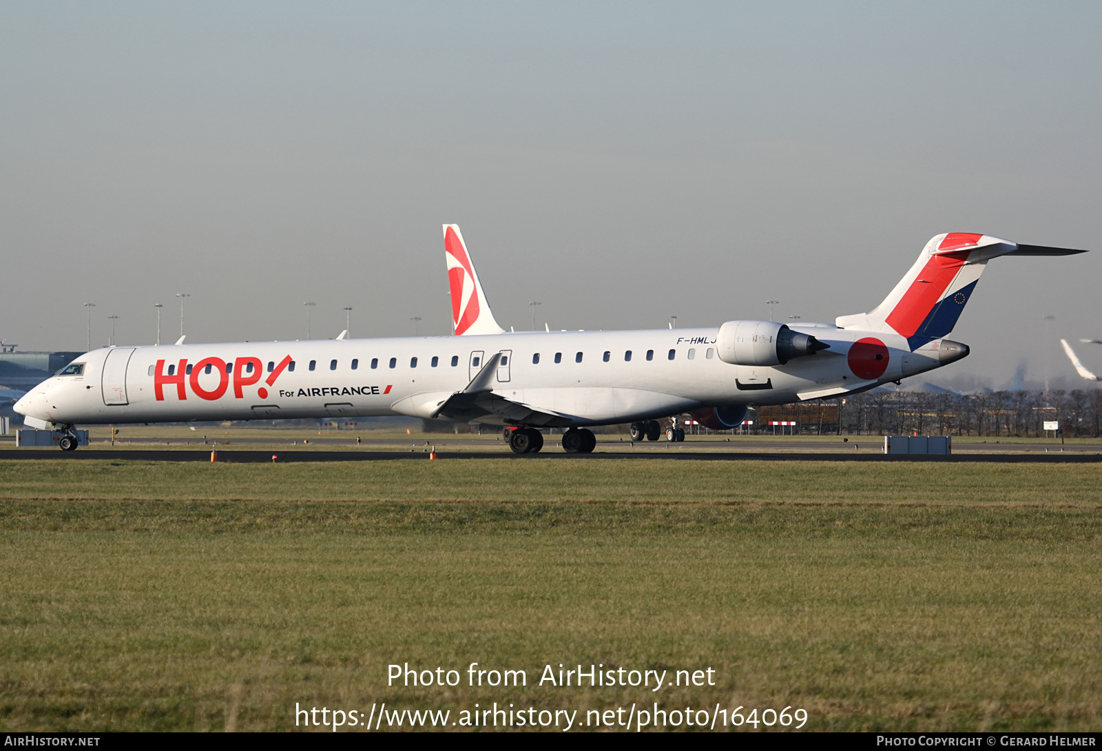 Aircraft Photo of F-HMLJ | Bombardier CRJ-1000EL NG (CL-600-2E25) | Hop! | AirHistory.net #164069