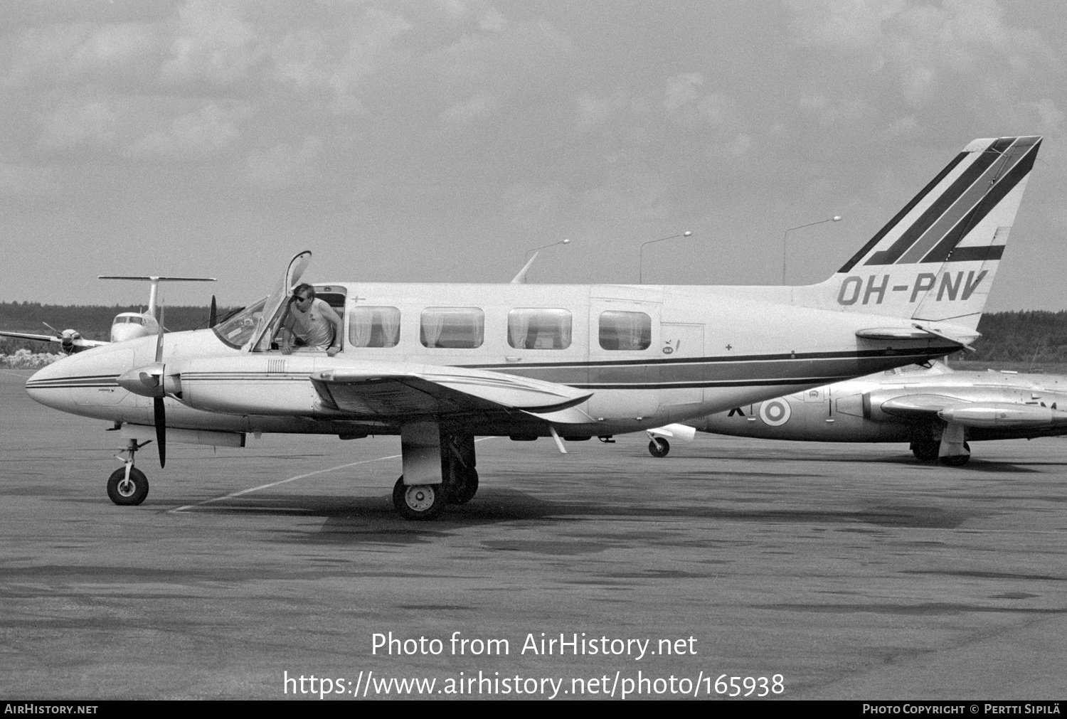 Aircraft Photo of OH-PNV | Piper PA-31-350 Navajo Chieftain | AirHistory.net #165938