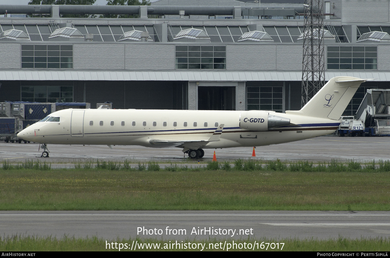 Aircraft Photo of C-GDTD | Bombardier Challenger 850 (CRJ-200SE/CL-600-2B19) | AirHistory.net #167017