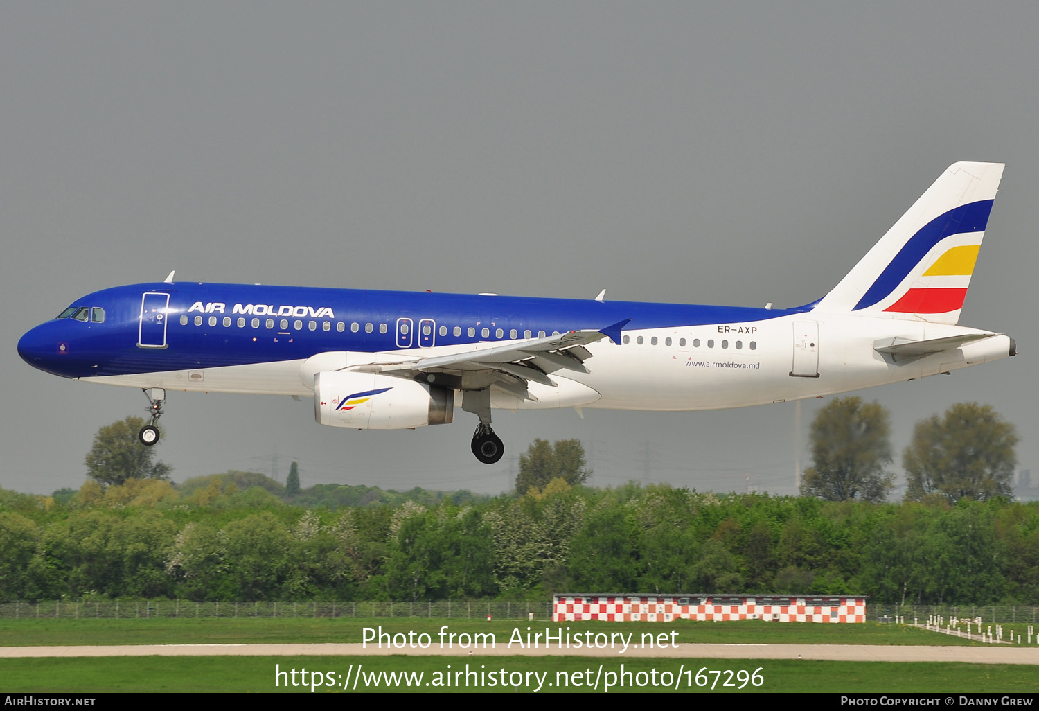 Aircraft Photo of ER-AXP | Airbus A320-233 | Air Moldova | AirHistory.net #167296