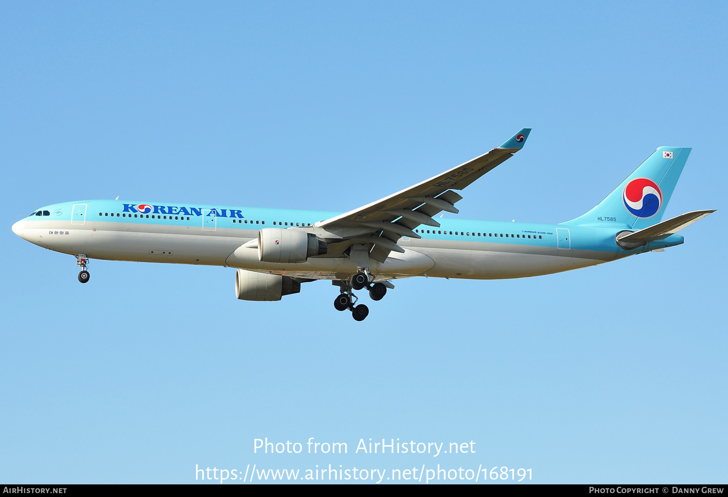 Aircraft Photo of HL7585 | Airbus A330-323 | Korean Air | AirHistory.net #168191