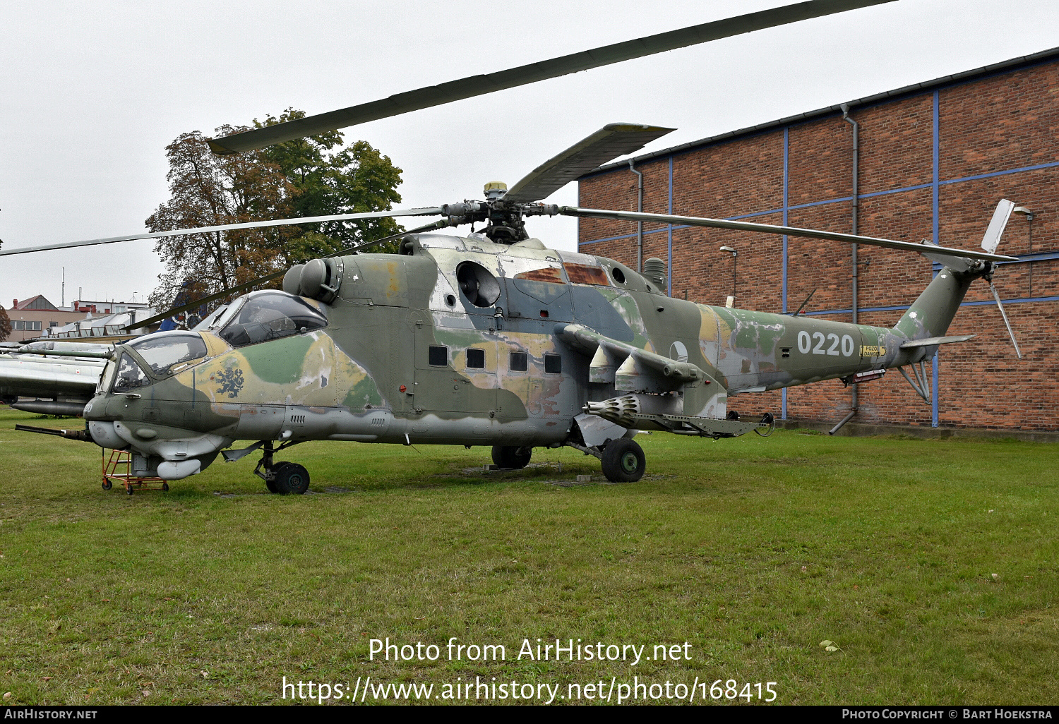 Aircraft Photo of 0220 | Mil Mi-24D | Czechoslovakia - Air Force | AirHistory.net #168415