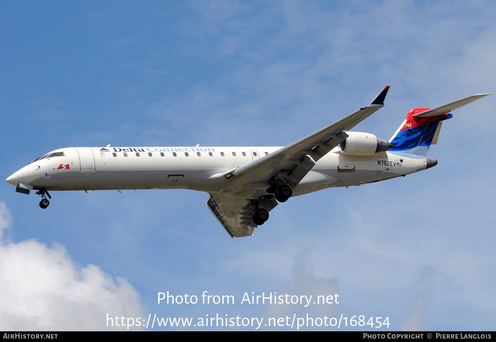 Aircraft Photo of N752EV | Bombardier CRJ-701ER (CL-600-2C10) | Delta Connection | AirHistory.net #168454