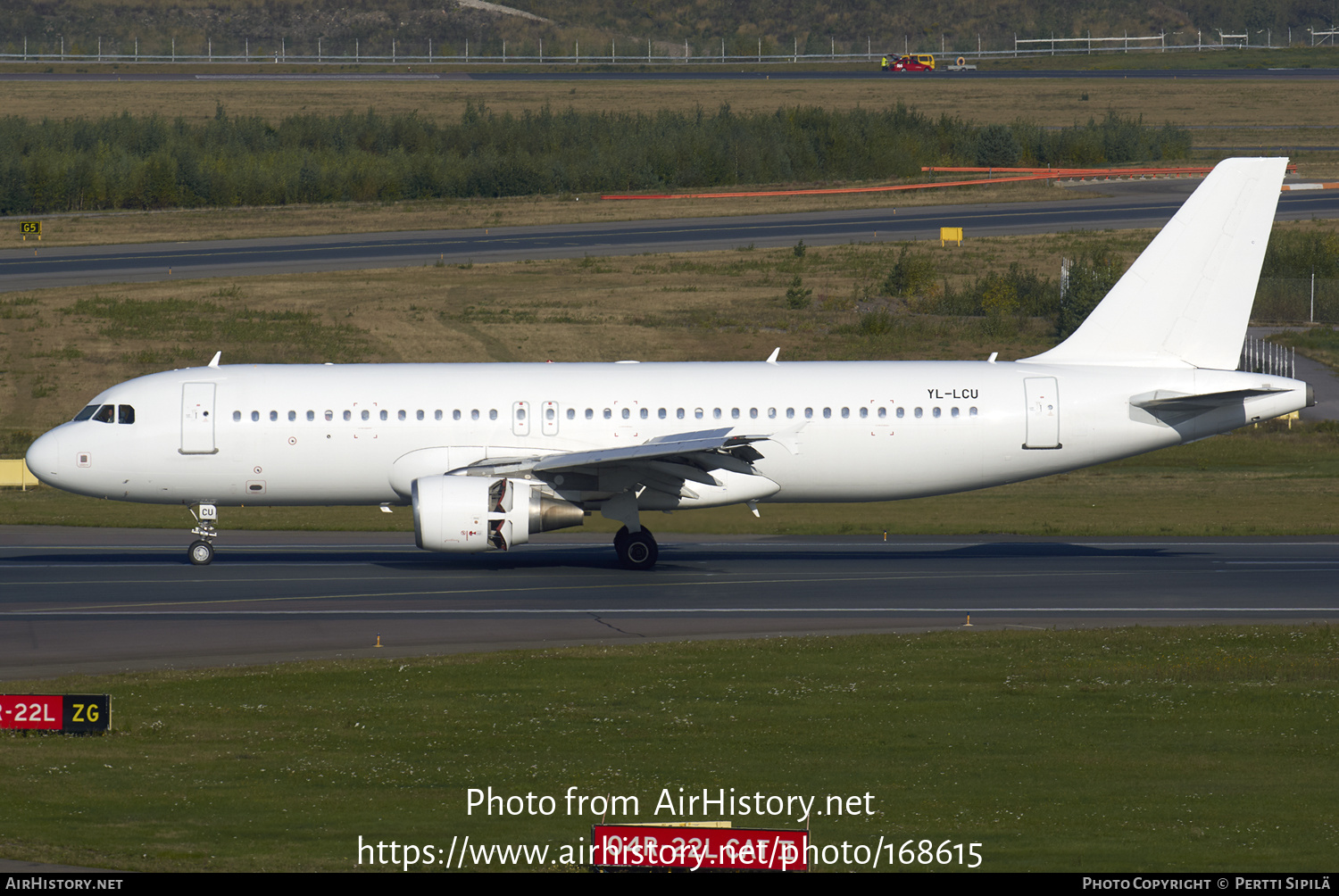 Aircraft Photo of YL-LCU | Airbus A320-214 | AirHistory.net #168615