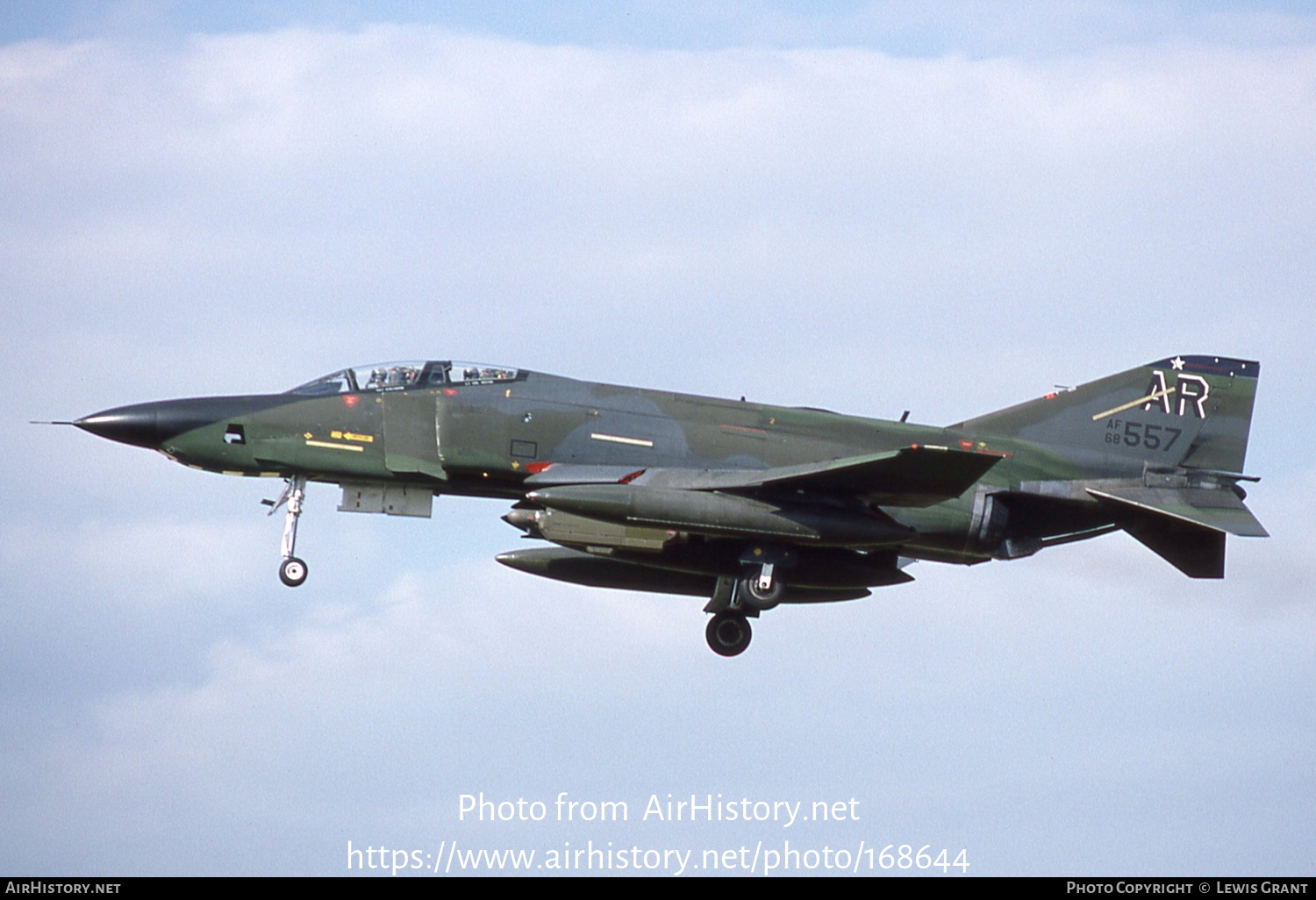 Aircraft Photo of 68-0557 / AF68-557 | McDonnell Douglas RF-4C Phantom II | USA - Air Force | AirHistory.net #168644