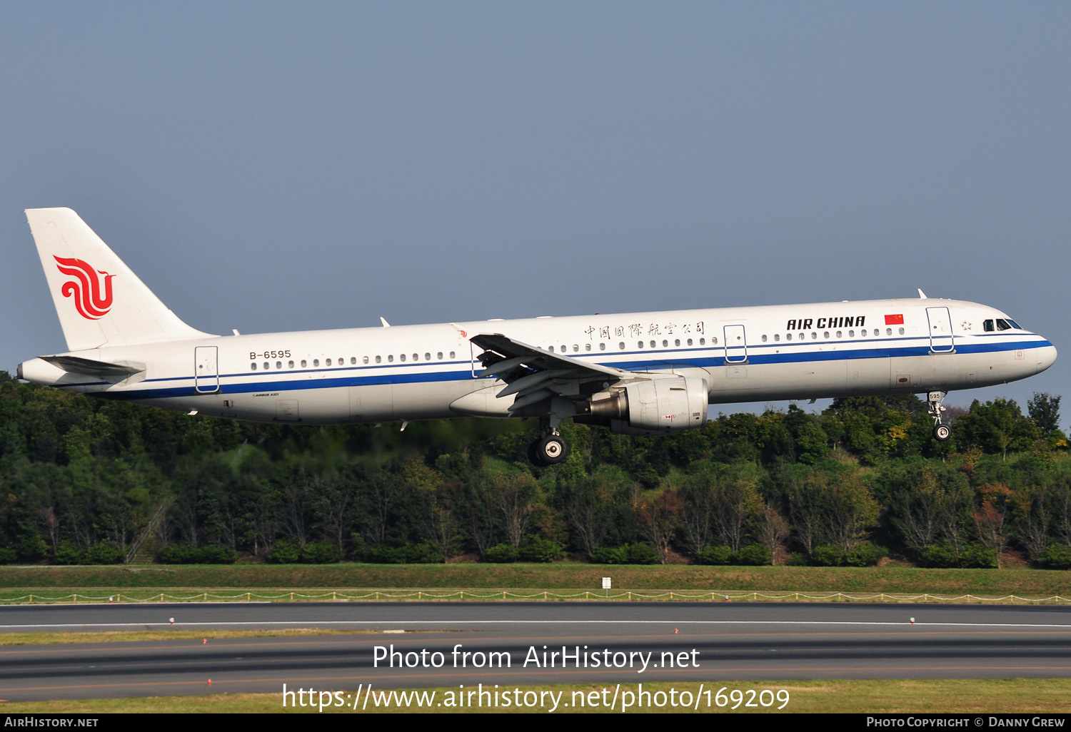 Aircraft Photo of B-6595 | Airbus A321-213 | Air China | AirHistory.net #169209