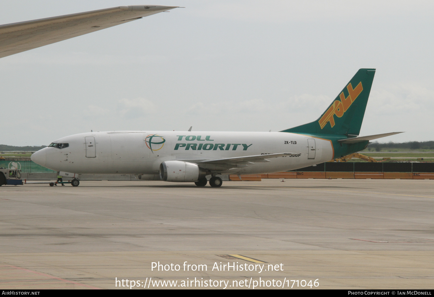 Aircraft Photo of ZK-TLD | Boeing 737-3B7(SF) | Toll Priority | AirHistory.net #171046