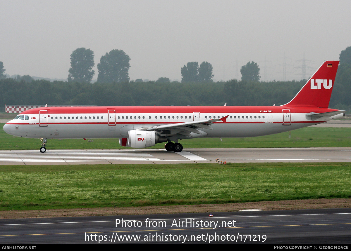 Aircraft Photo of D-ALSD | Airbus A321-211 | LTU - Lufttransport-Unternehmen | AirHistory.net #171219