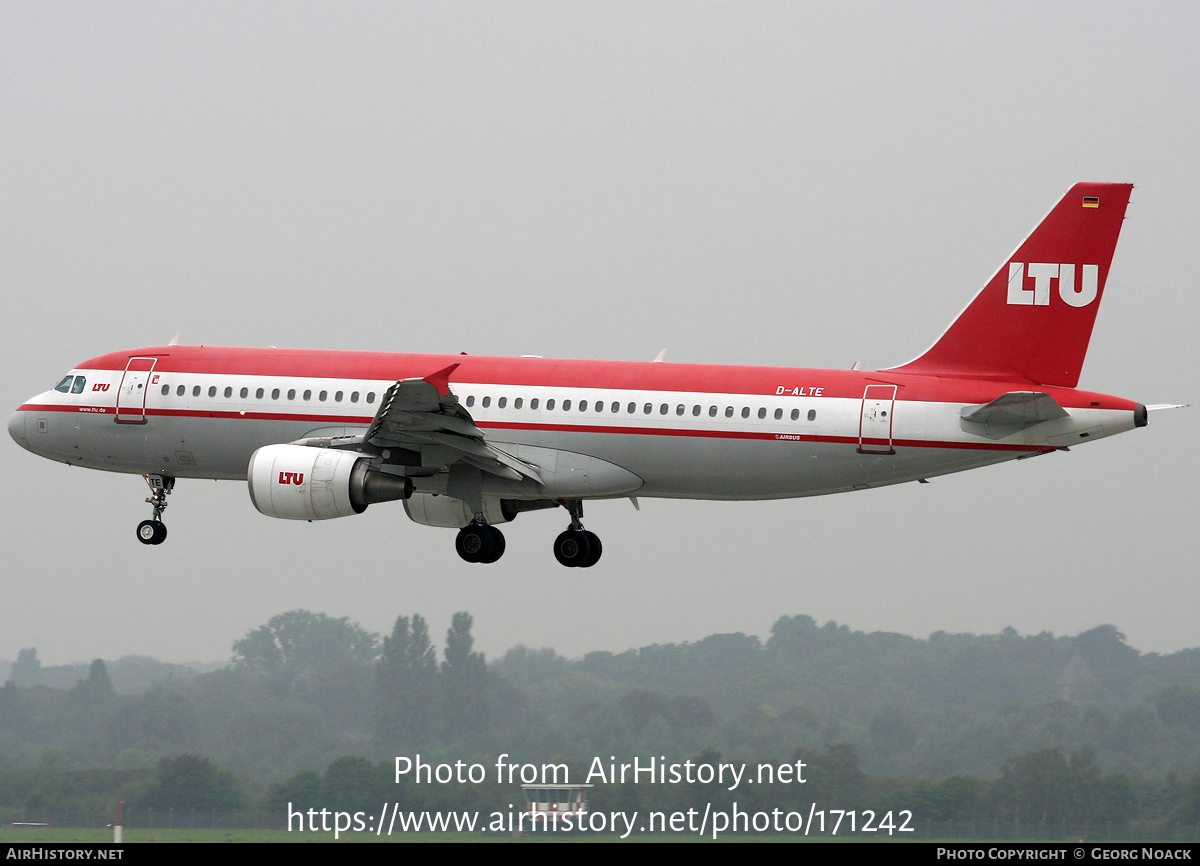 Aircraft Photo of D-ALTE | Airbus A320-214 | LTU - Lufttransport-Unternehmen | AirHistory.net #171242