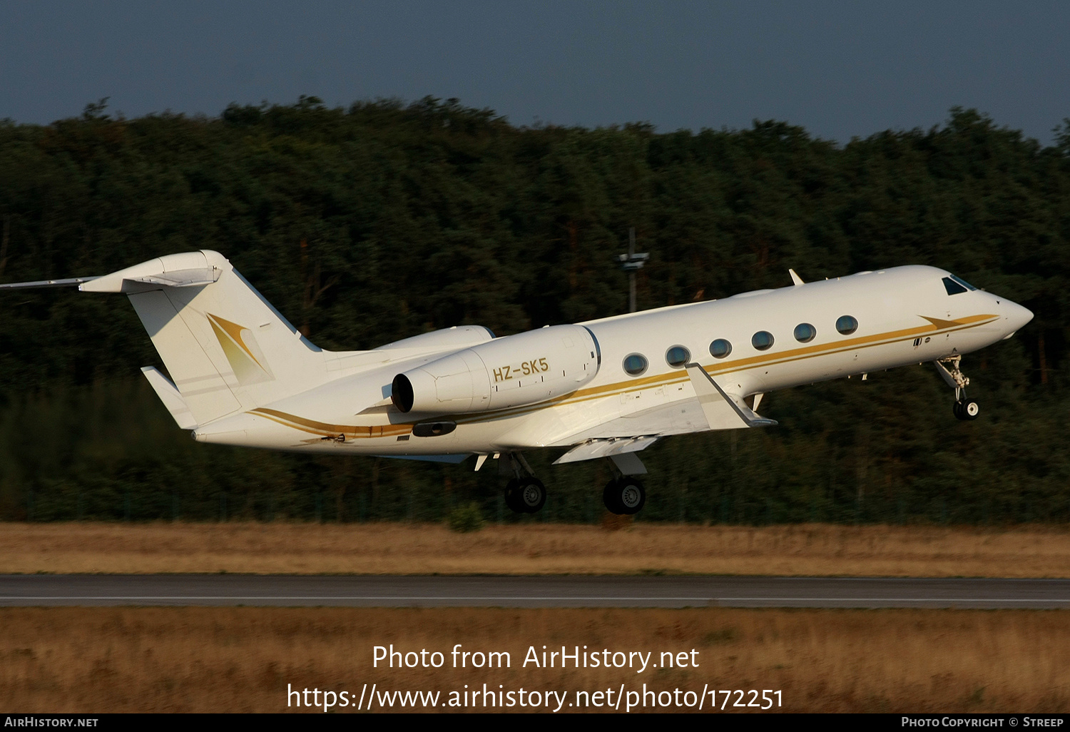 Aircraft Photo of HZ-SK5 | Gulfstream Aerospace G-IV-X Gulfstream G450 | AirHistory.net #172251