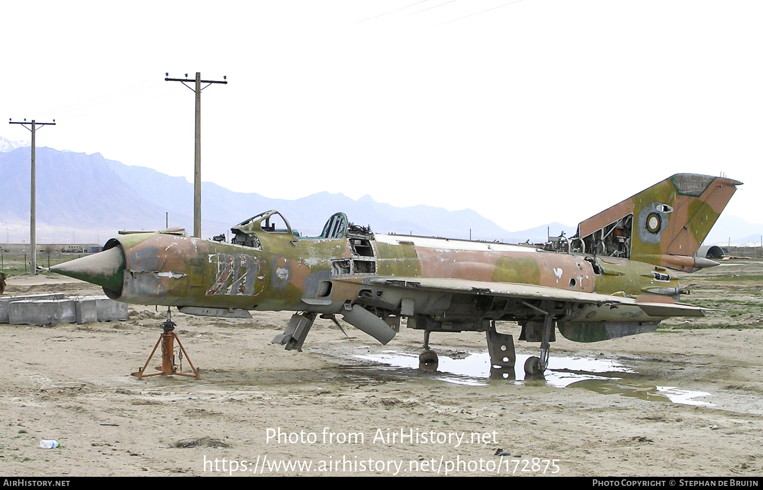 Aircraft Photo of 375 | Mikoyan-Gurevich MiG-21bis | Afghanistan - Air Force | AirHistory.net #172875