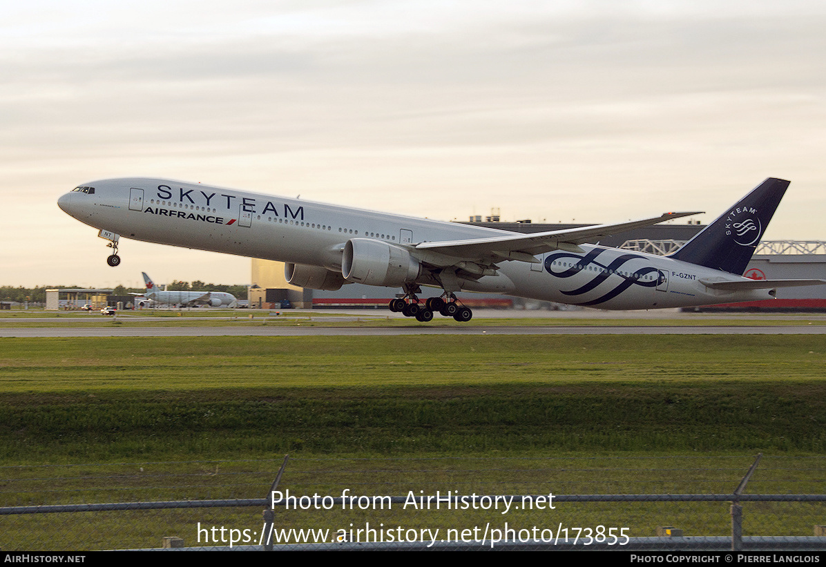 Aircraft Photo of F-GZNT | Boeing 777-328/ER | Air France | AirHistory.net #173855