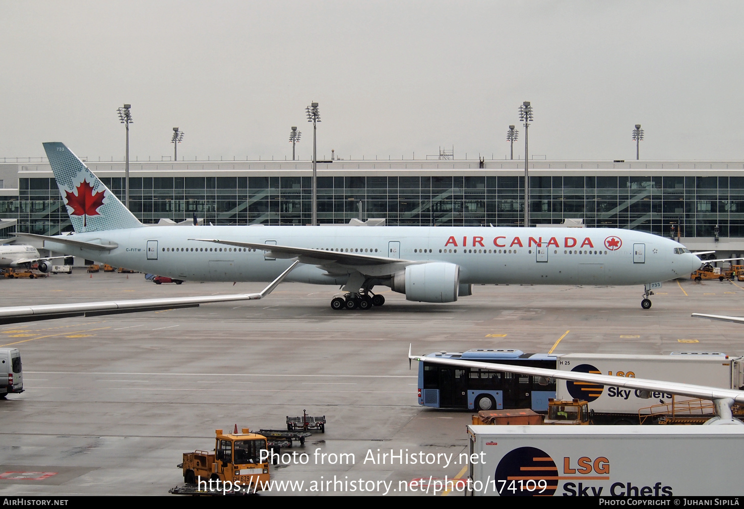 Aircraft Photo of C-FITW | Boeing 777-333/ER | Air Canada | AirHistory.net #174109